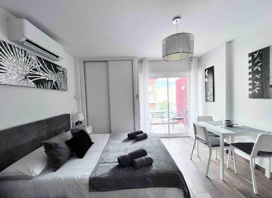 Appartement Style & Comfort In Benalmadena - Pool Available Seasonally