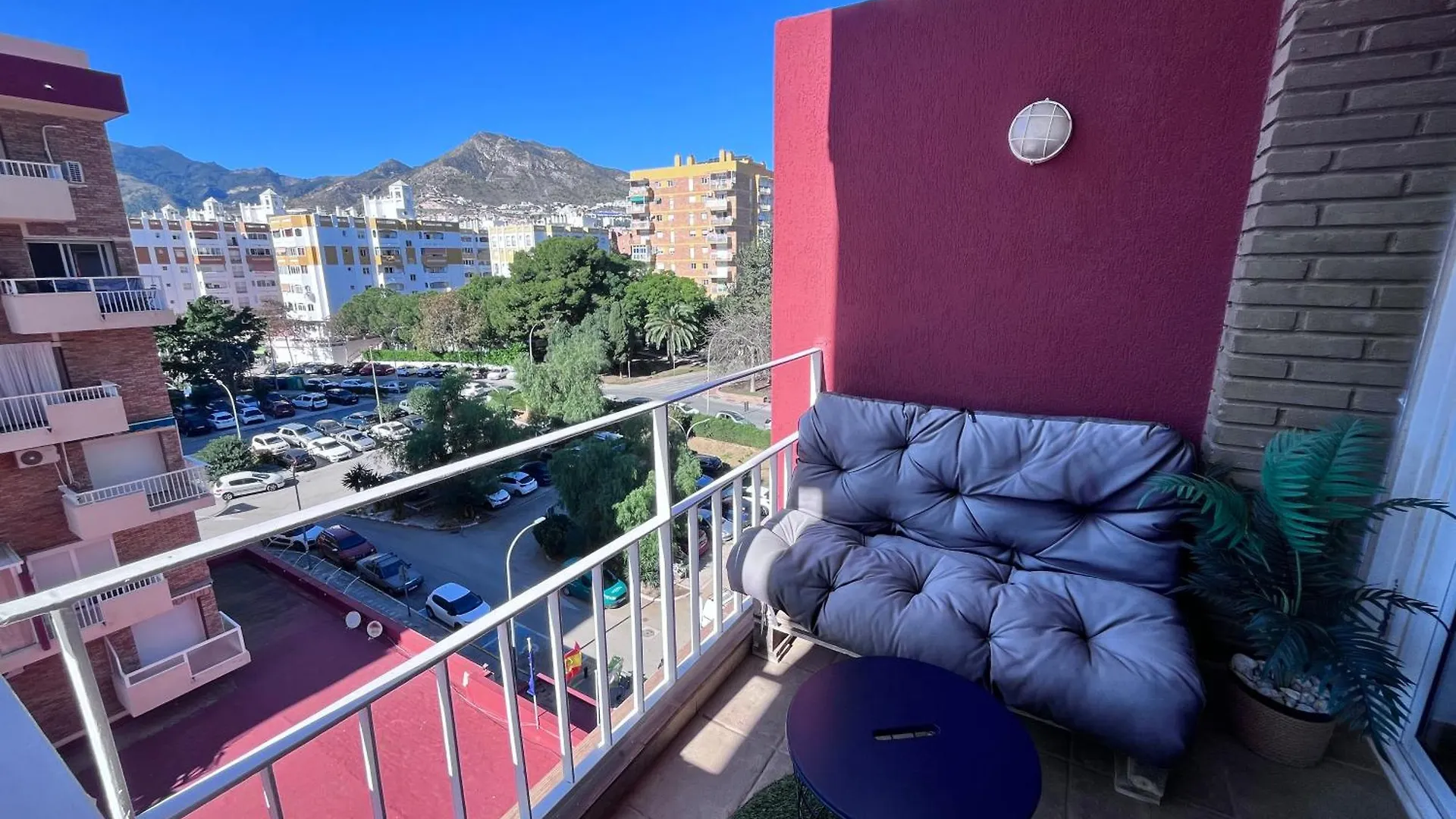 Style & Comfort In Benalmadena - Pool Available Seasonally Appartement