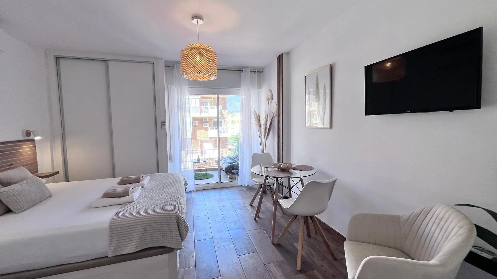Style & Comfort In Benalmadena - Pool Available Seasonally 0*,  Spanien