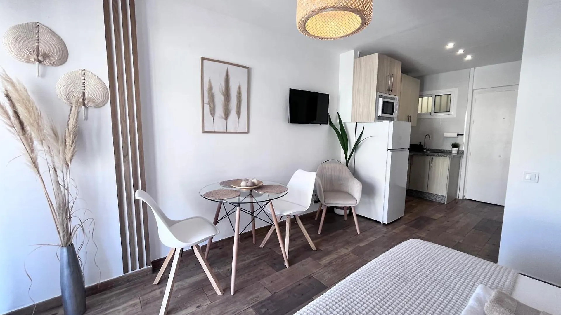 Appartement Style & Comfort In Benalmadena - Pool Available Seasonally Espagne