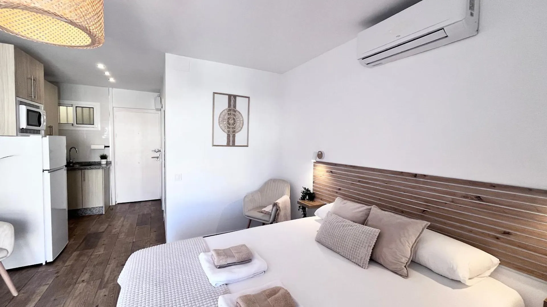 Appartement Style & Comfort In Benalmadena - Pool Available Seasonally