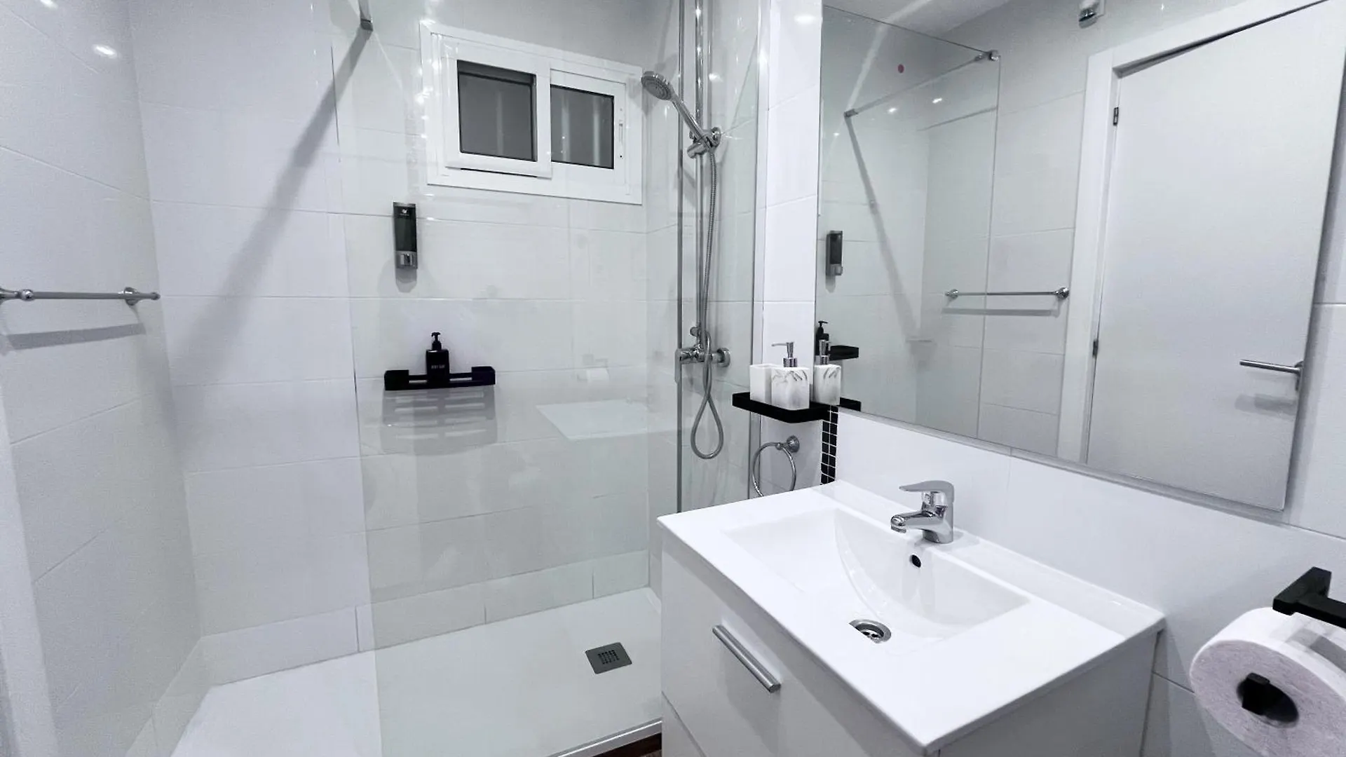 Appartement Style & Comfort In Benalmadena - Pool Available Seasonally